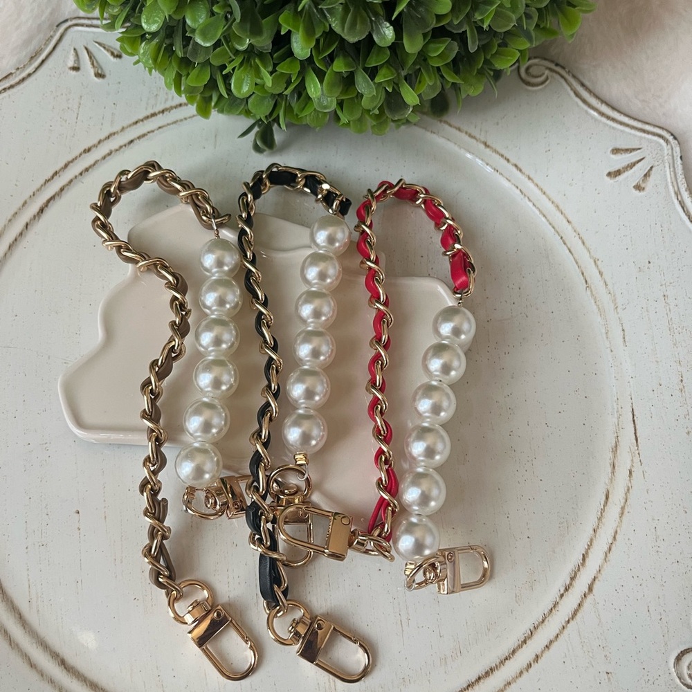 Fashion gold tone and Faux leather &  Pearl wristlet strap (1) black - Picture 4 of 6